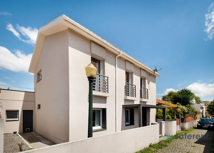 Ferienhaus Aguda's Family House *