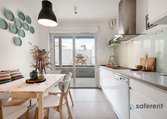 Semesterbostad Aguda's Family House *